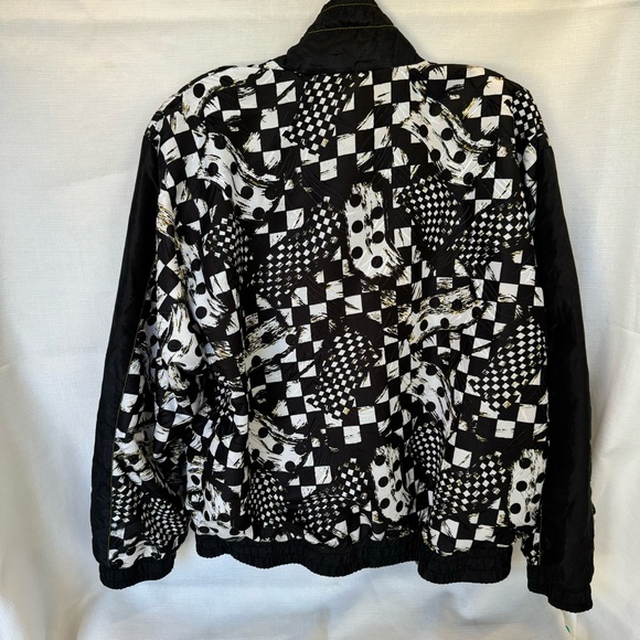 Vintage Suntura Windbreaker - Picture 2 of 5